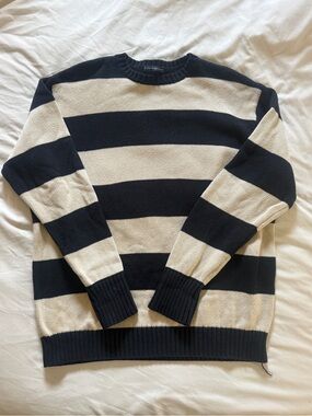 brandy melville striped knit sweater navy and cream
